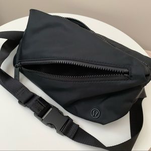 EUC Lululemon Fanny Pack